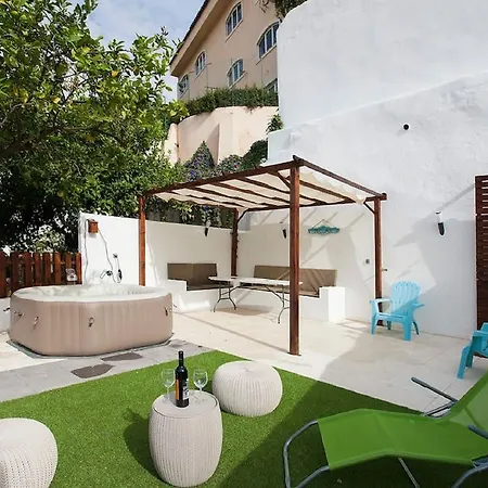 Maria Terrace Apartment *